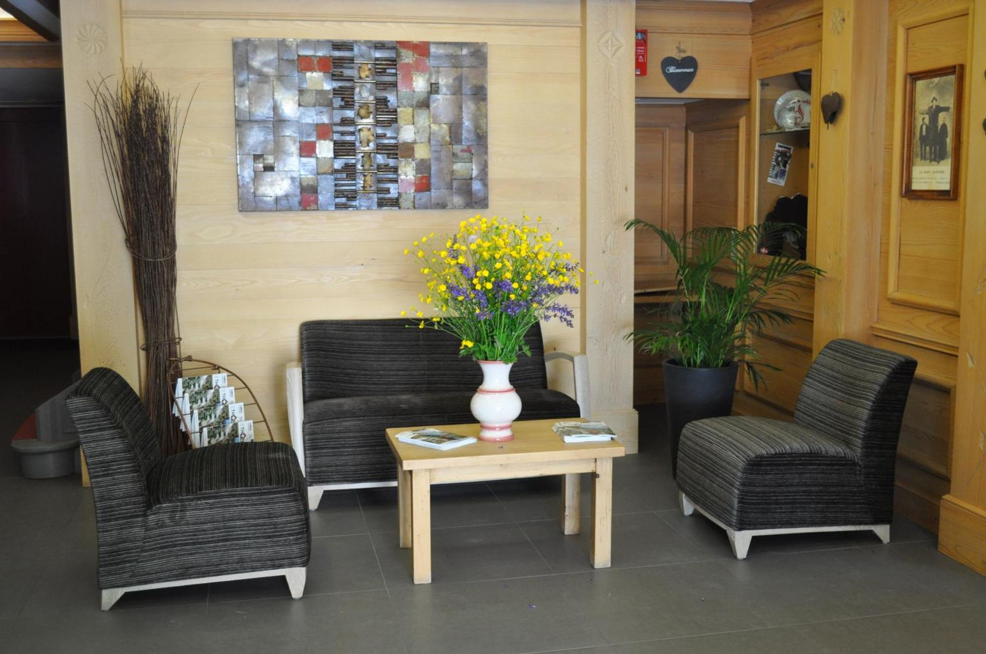 Hotel Et Appart'Hotel De L'Hermitage Thones Ngoại thất bức ảnh