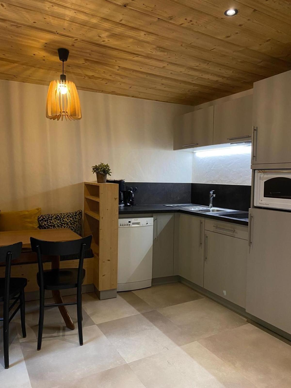 Hotel Et Appart'Hotel De L'Hermitage Thones Ngoại thất bức ảnh