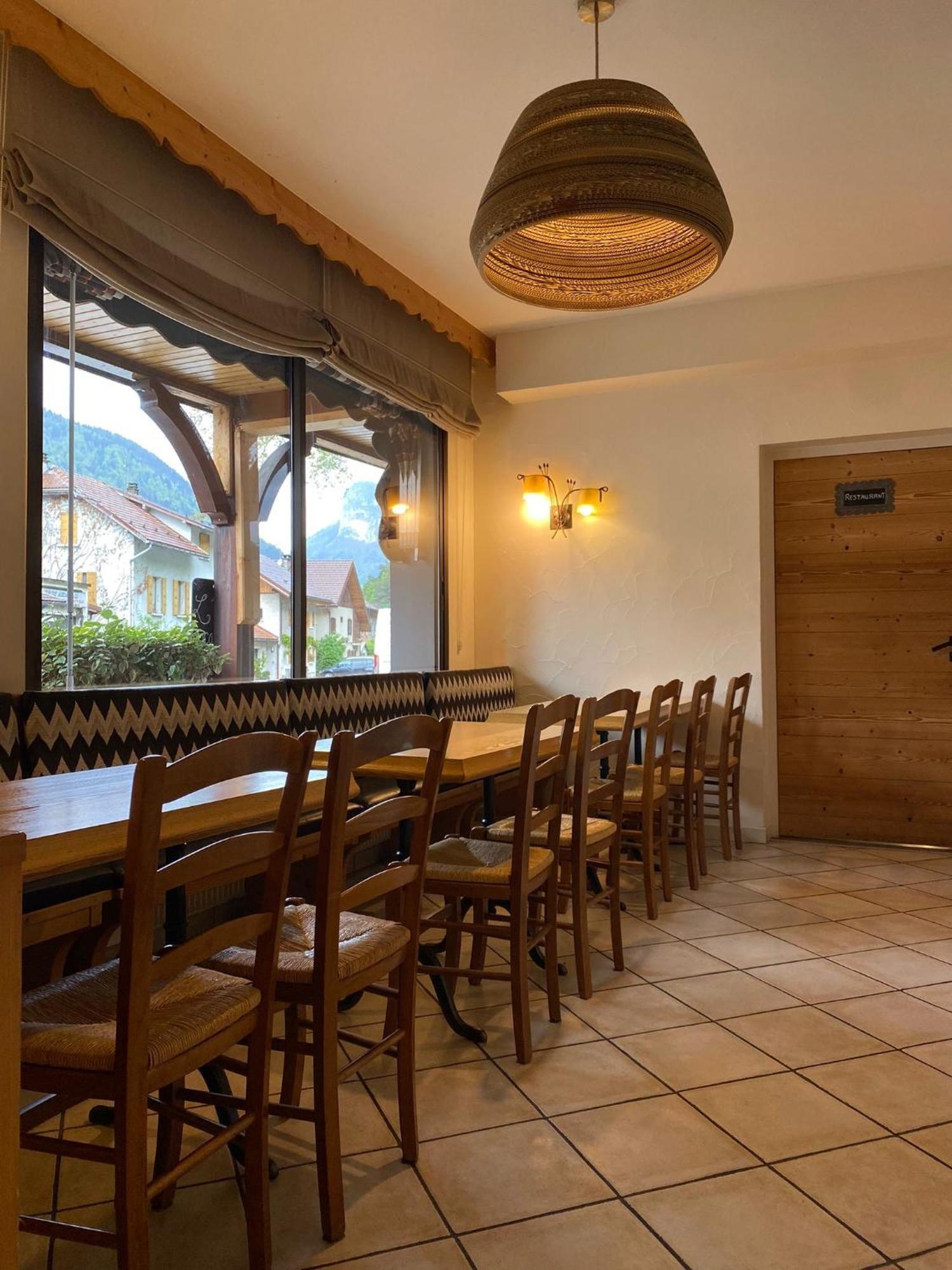 Hotel Et Appart'Hotel De L'Hermitage Thones Ngoại thất bức ảnh