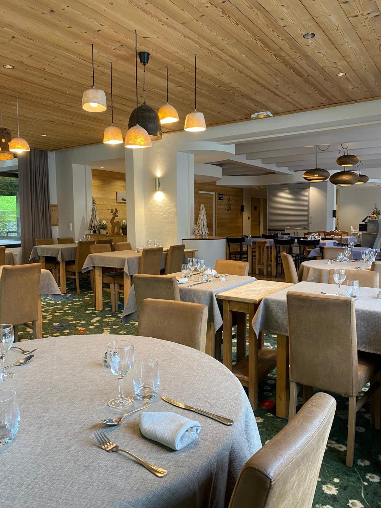 Hotel Et Appart'Hotel De L'Hermitage Thones Ngoại thất bức ảnh