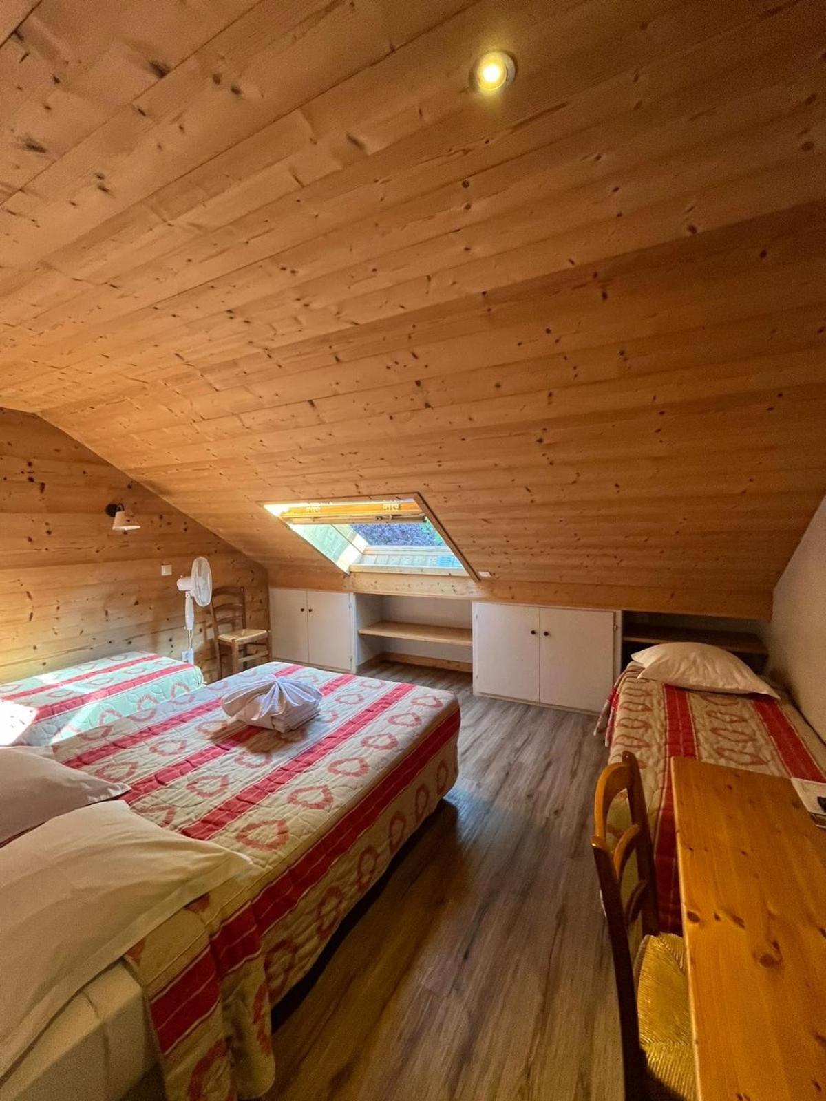 Hotel Et Appart'Hotel De L'Hermitage Thones Ngoại thất bức ảnh